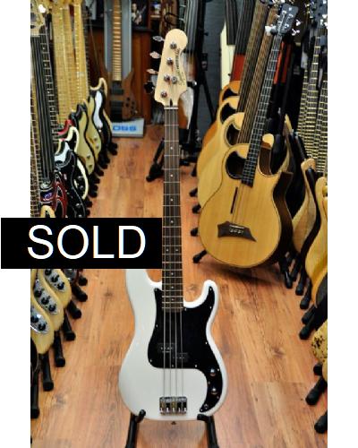 Squier Vintage Modified Precision OW